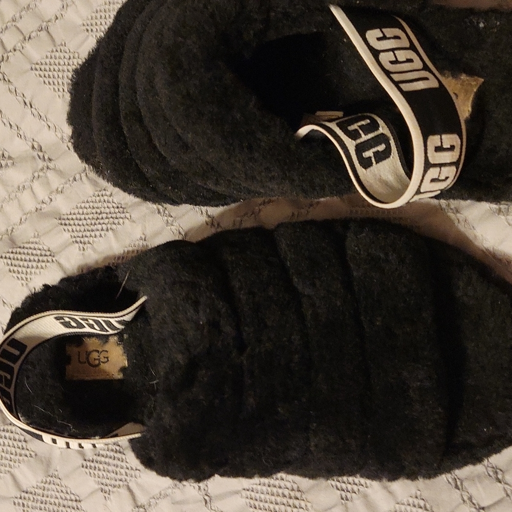 Ugg fluffy slippers